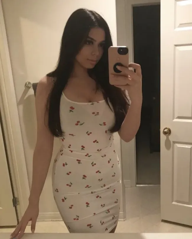 Felix Lengyel aka xqc girlfriend adept twitch streamer